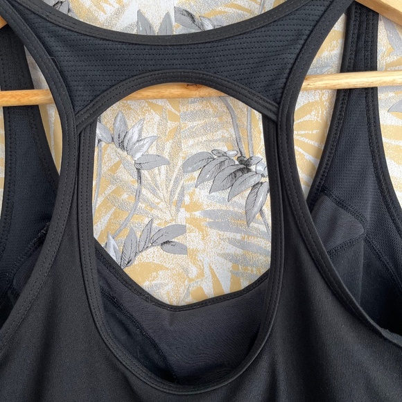 Women’s Nike Black Workout Dri-Fit Tank Top With Built-in Bra Size Large - Picture 6 of 10